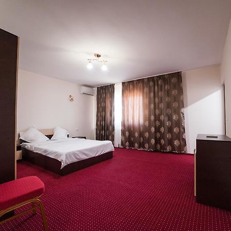 Vatra Romana Bed and Breakfast Răcarii de Jos Εξωτερικό φωτογραφία