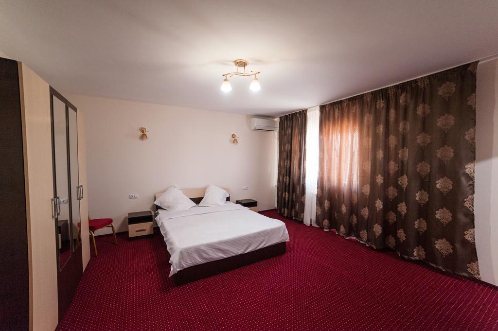 Vatra Romana Bed and Breakfast Răcarii de Jos Εξωτερικό φωτογραφία