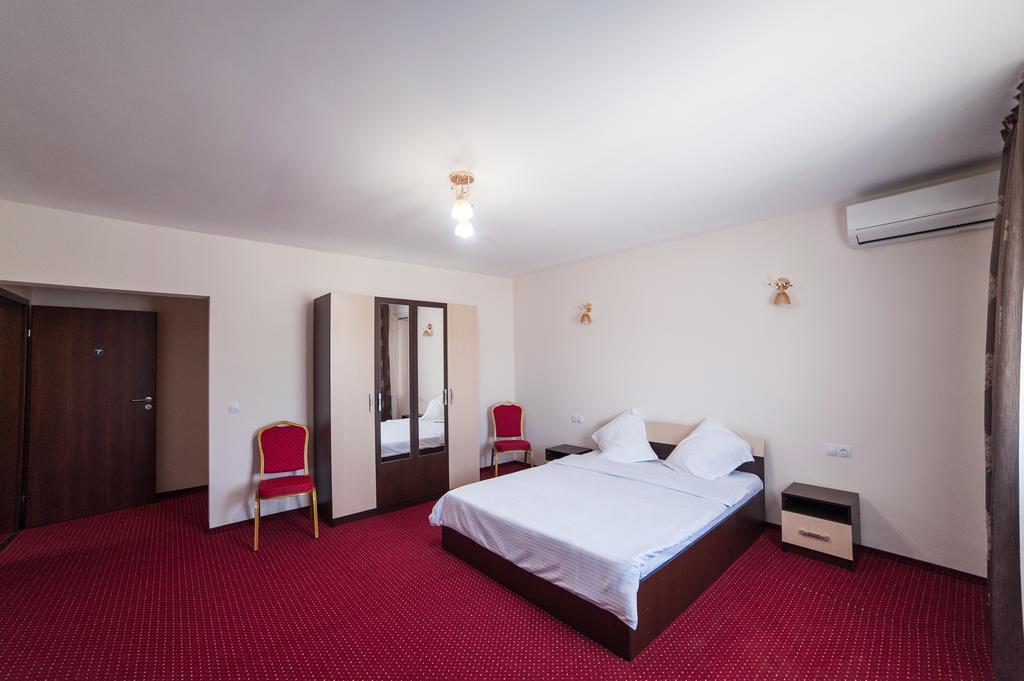 Vatra Romana Bed and Breakfast Răcarii de Jos Εξωτερικό φωτογραφία