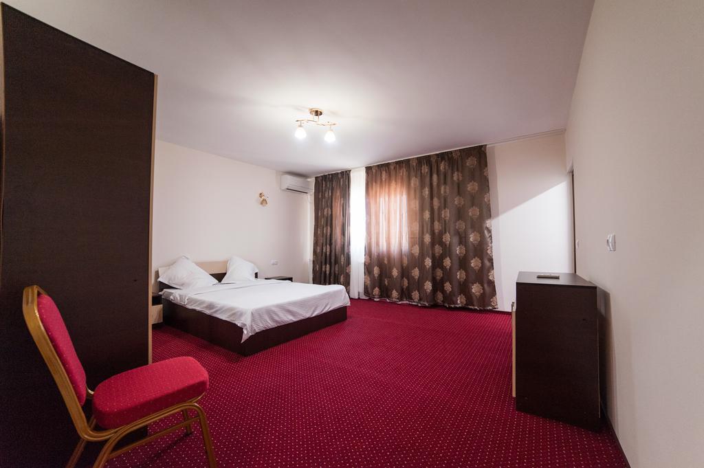 Vatra Romana Bed and Breakfast Răcarii de Jos Εξωτερικό φωτογραφία